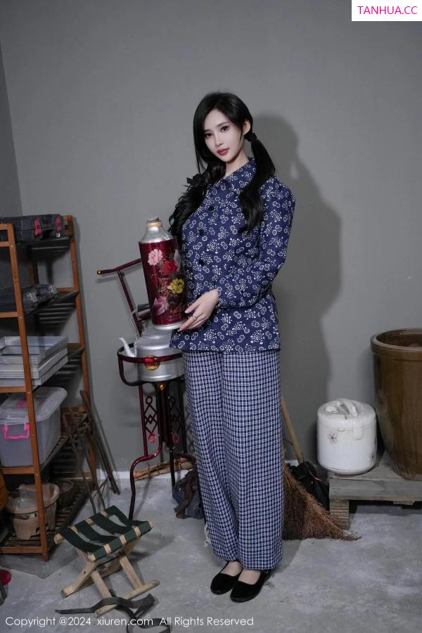 周妍希 奶瓶土肥圆 [XiuRen]高清写真图 2024.01.05 No.7915 Carol周妍希 丝袜美臀第6张图片